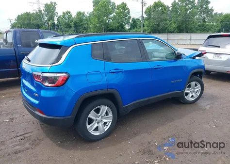 2022 Jeep Compass Latitude 4X4 из США, поврежденный, VIN 3C4NJDBB4NT136599